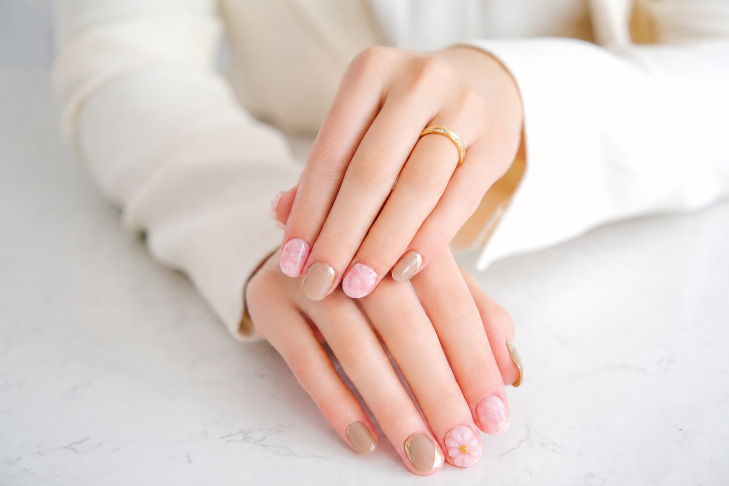 Camélia Bloom – Premium Handmade Press-On Nails (No UV Light Required)
