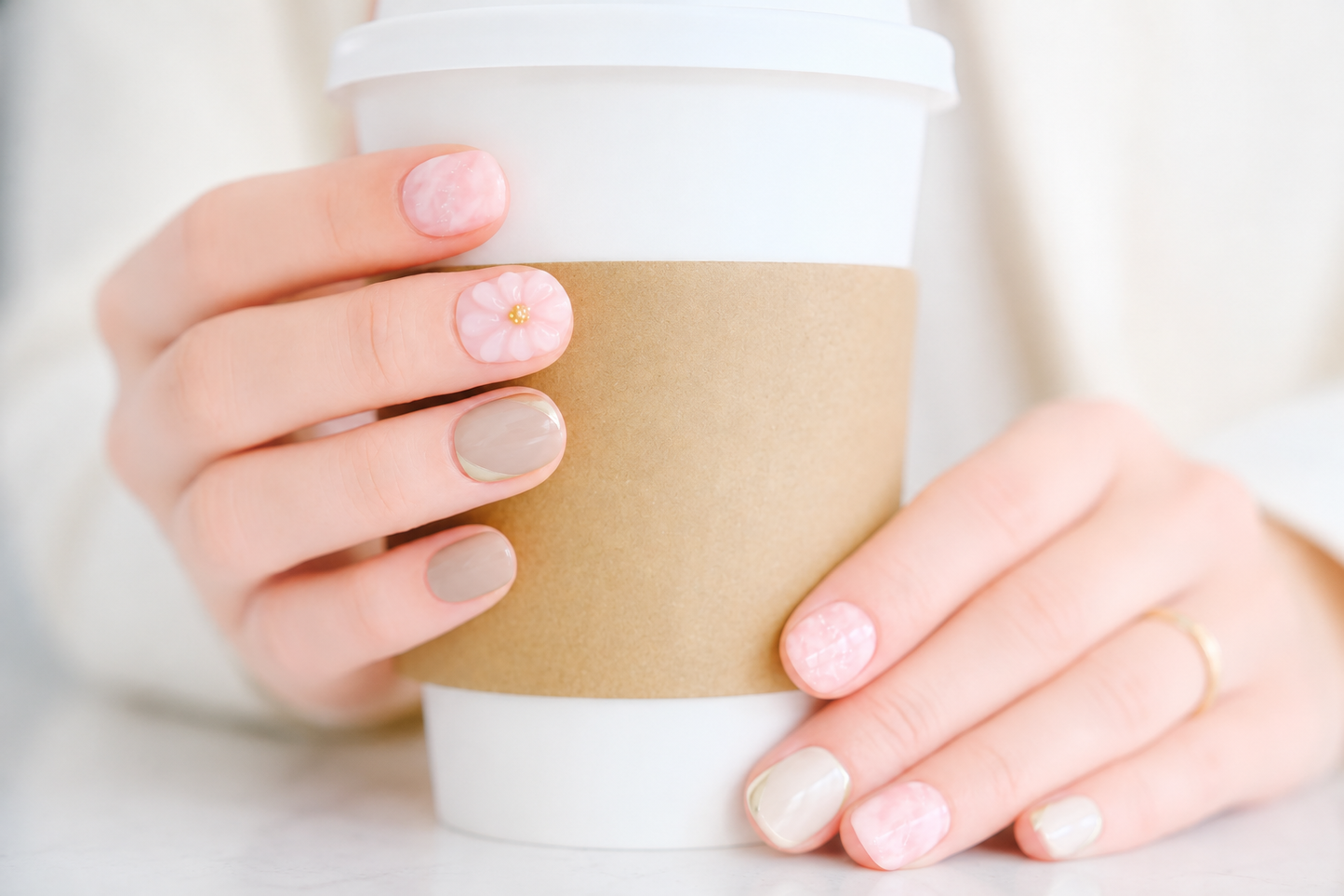 Camélia Bloom – Premium Handmade Press-On Nails (No UV Light Required)